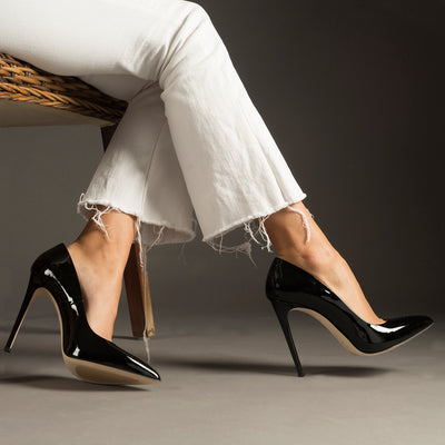 Black pumps, a must-have