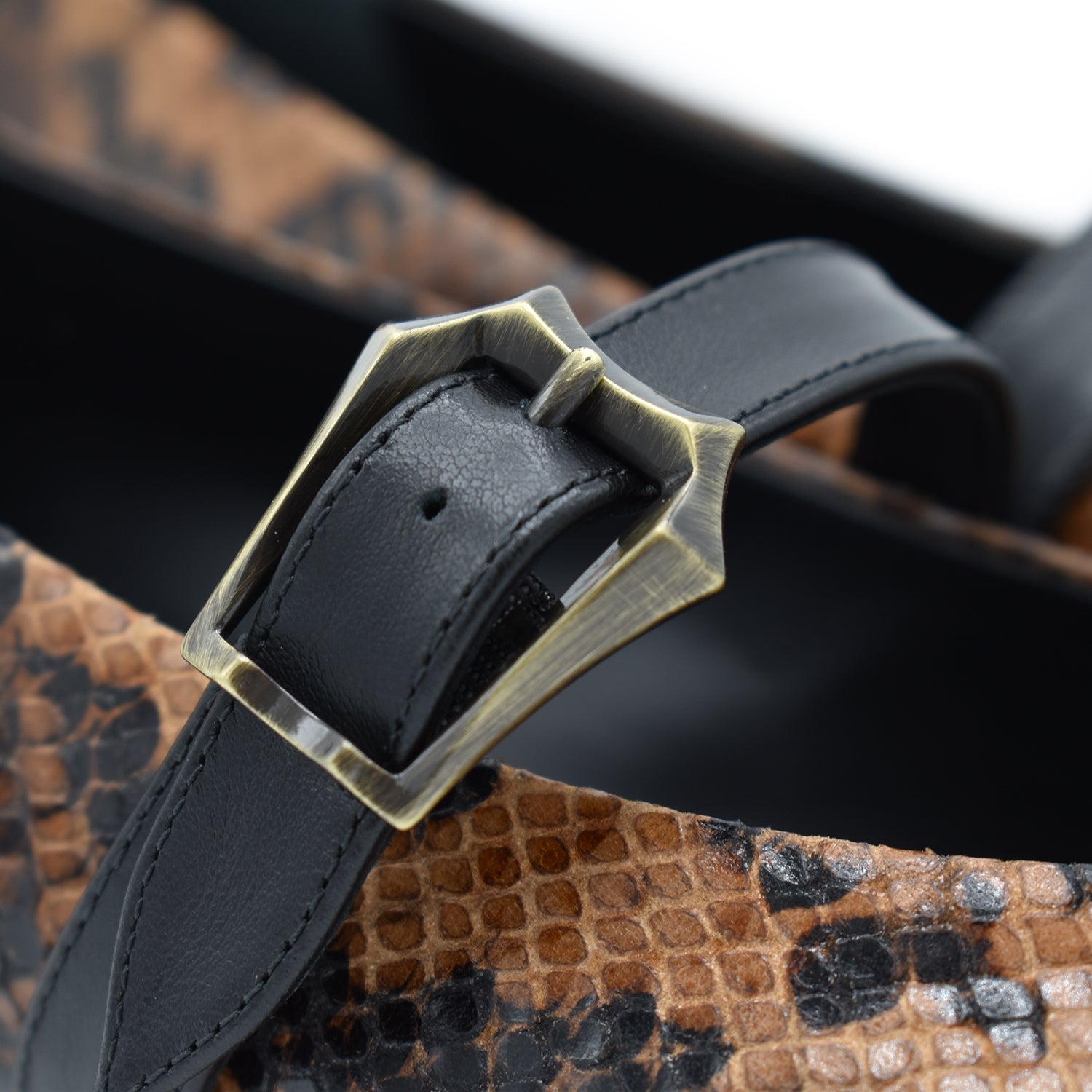 Sergio Levantesi Venere56 Oak Python Ballerina