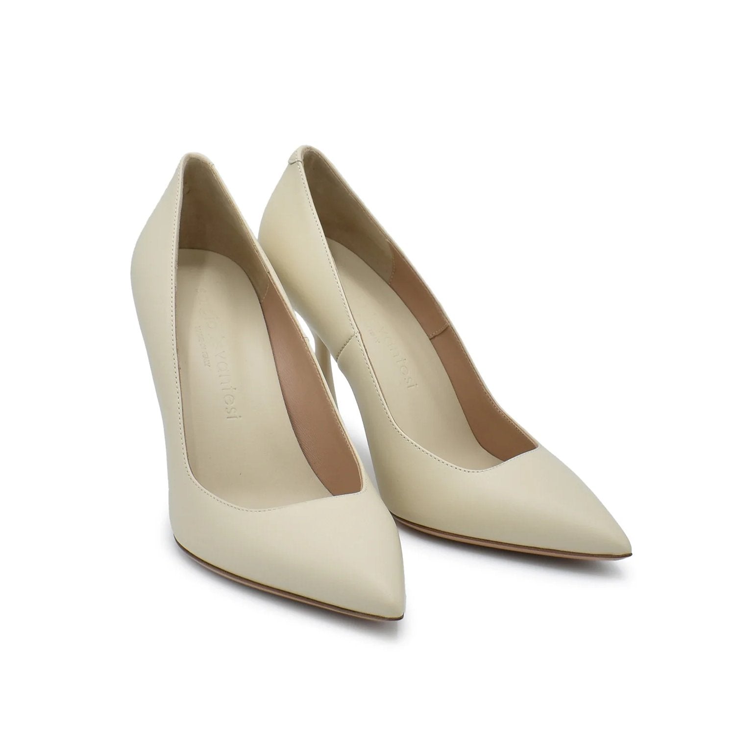 Kira. Cachemire dune calf leather pumps